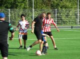 Laatste training S.K.N.W.K. JO10-1 van seizoen 2022-2023 (partijtje tegen de ouders) (29/165)